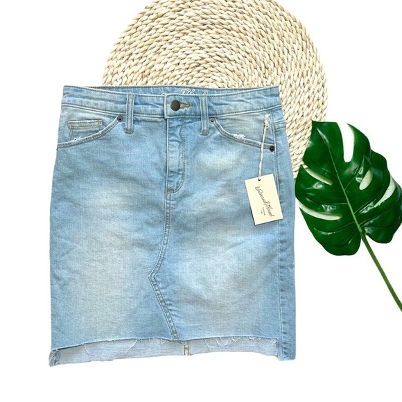 Universal Thread Denim Walley Mini Skirt Size 4 - Picture 12 of 16